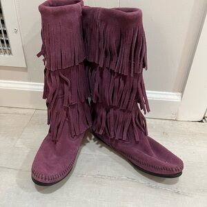Minnetonka 3-layer Fringe Boots
